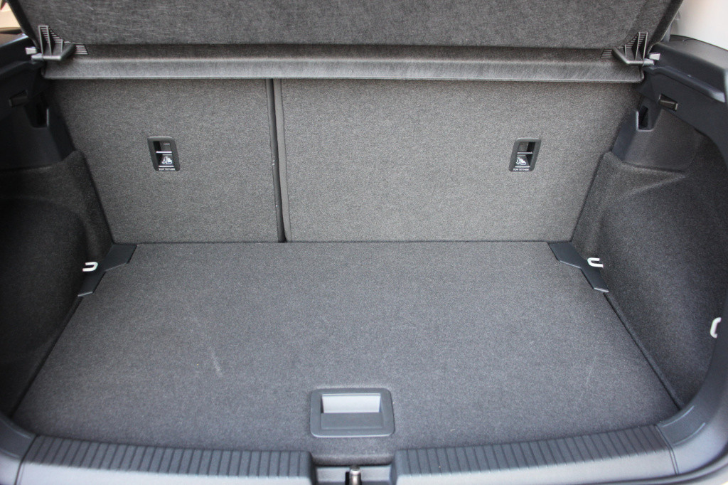 Volkswagen T-cross 1.0 tsi style | navi | acc | stoelverwarming | vir. cock