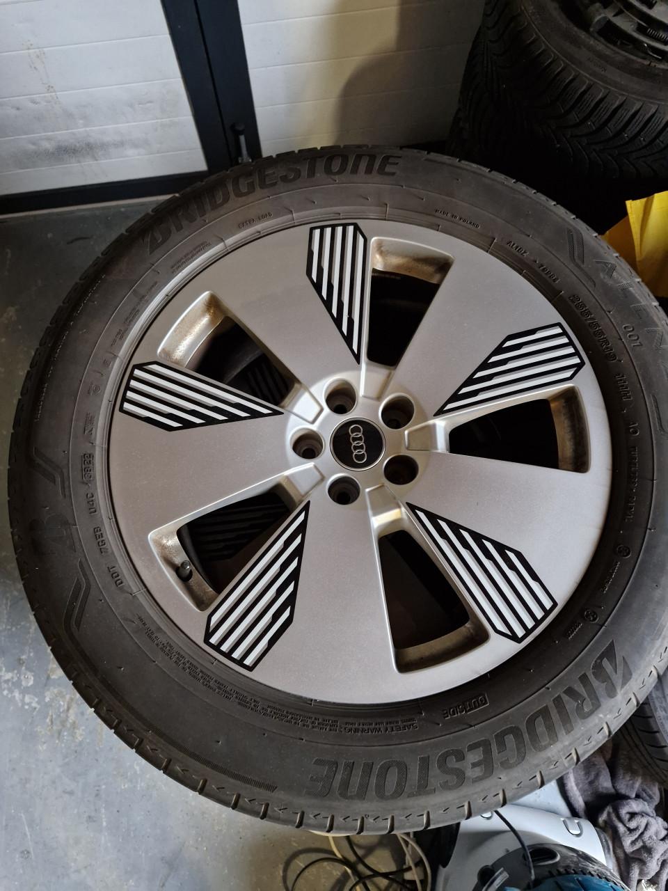 Set Audi velgen, zomerbanden