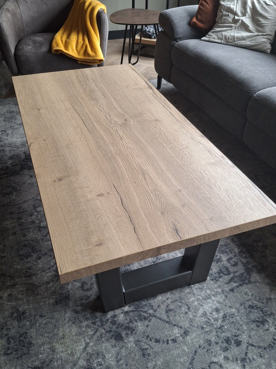 Salontafel met stalen frame