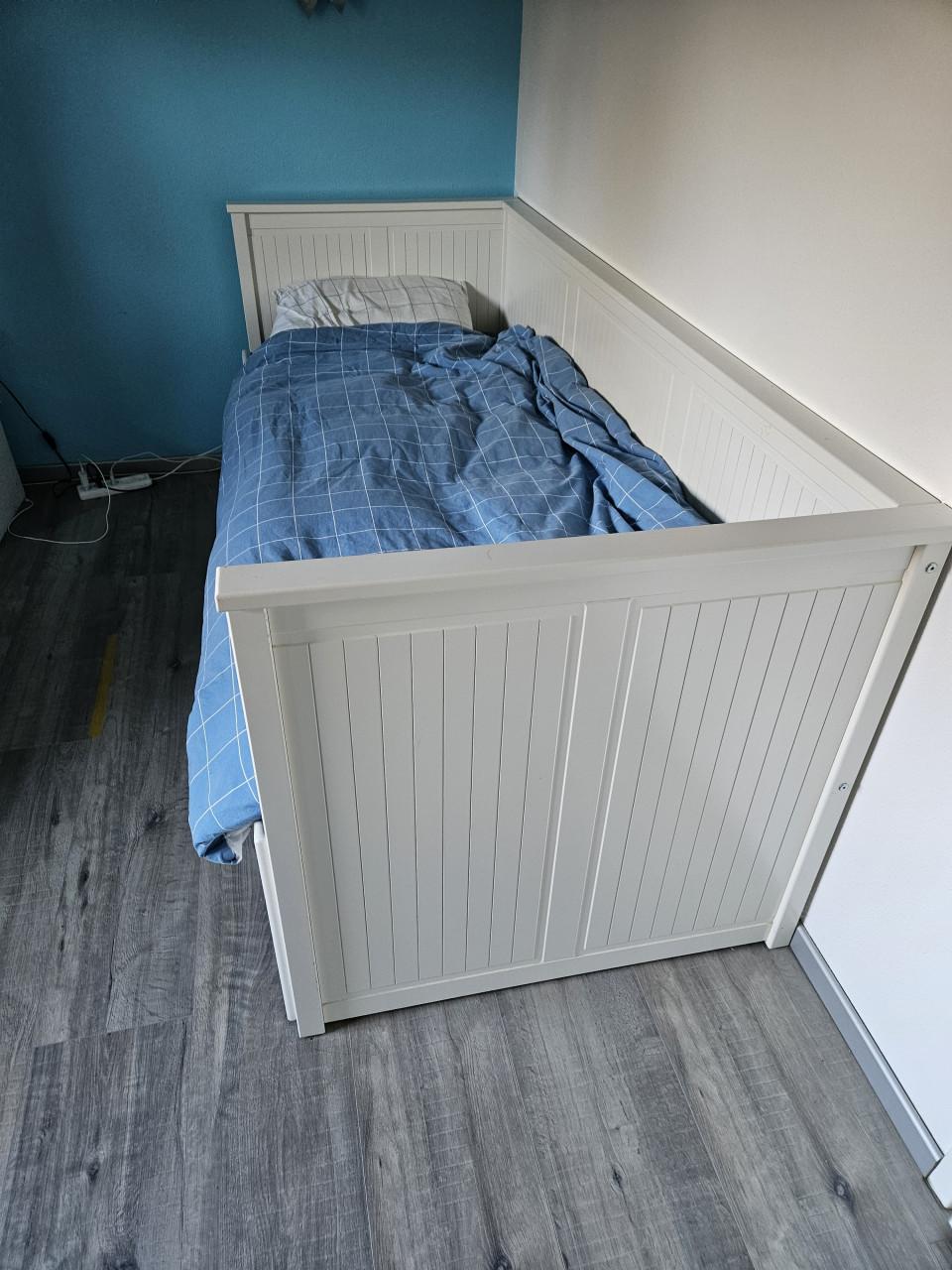 Ikea Hemnes bed