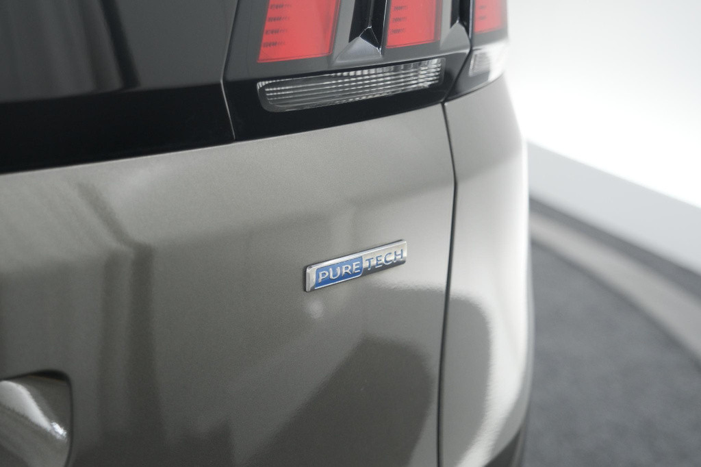 Peugeot 3008 puretech 130 eat6 allure | camera | navigatie | apple carplay 