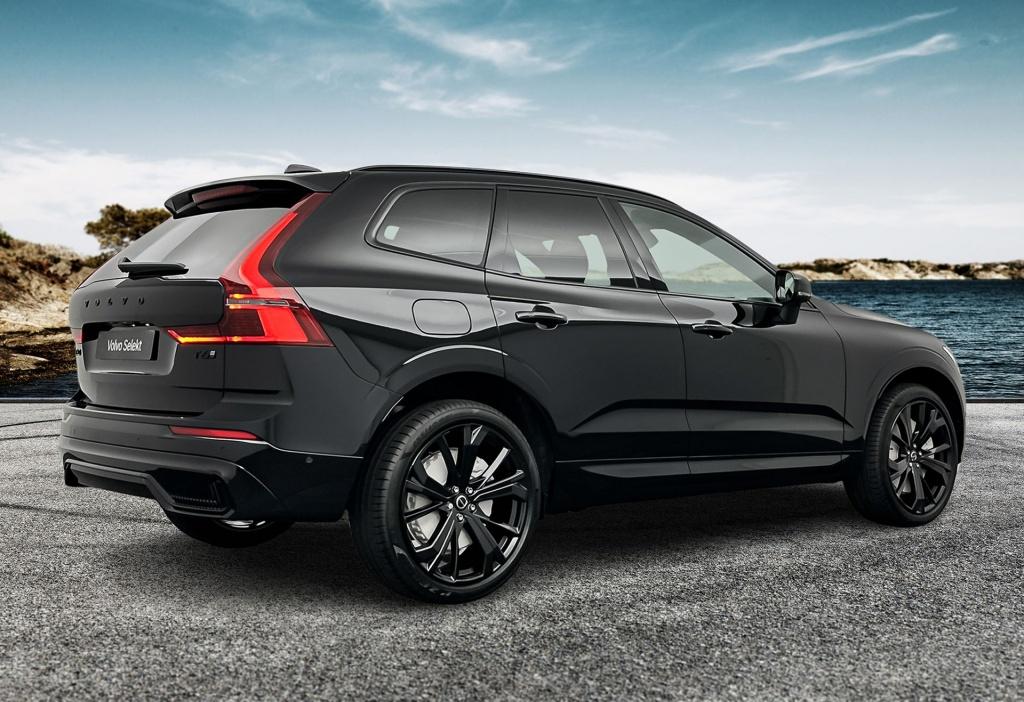 Volvo XC60 plus black edition recharge 360 camera