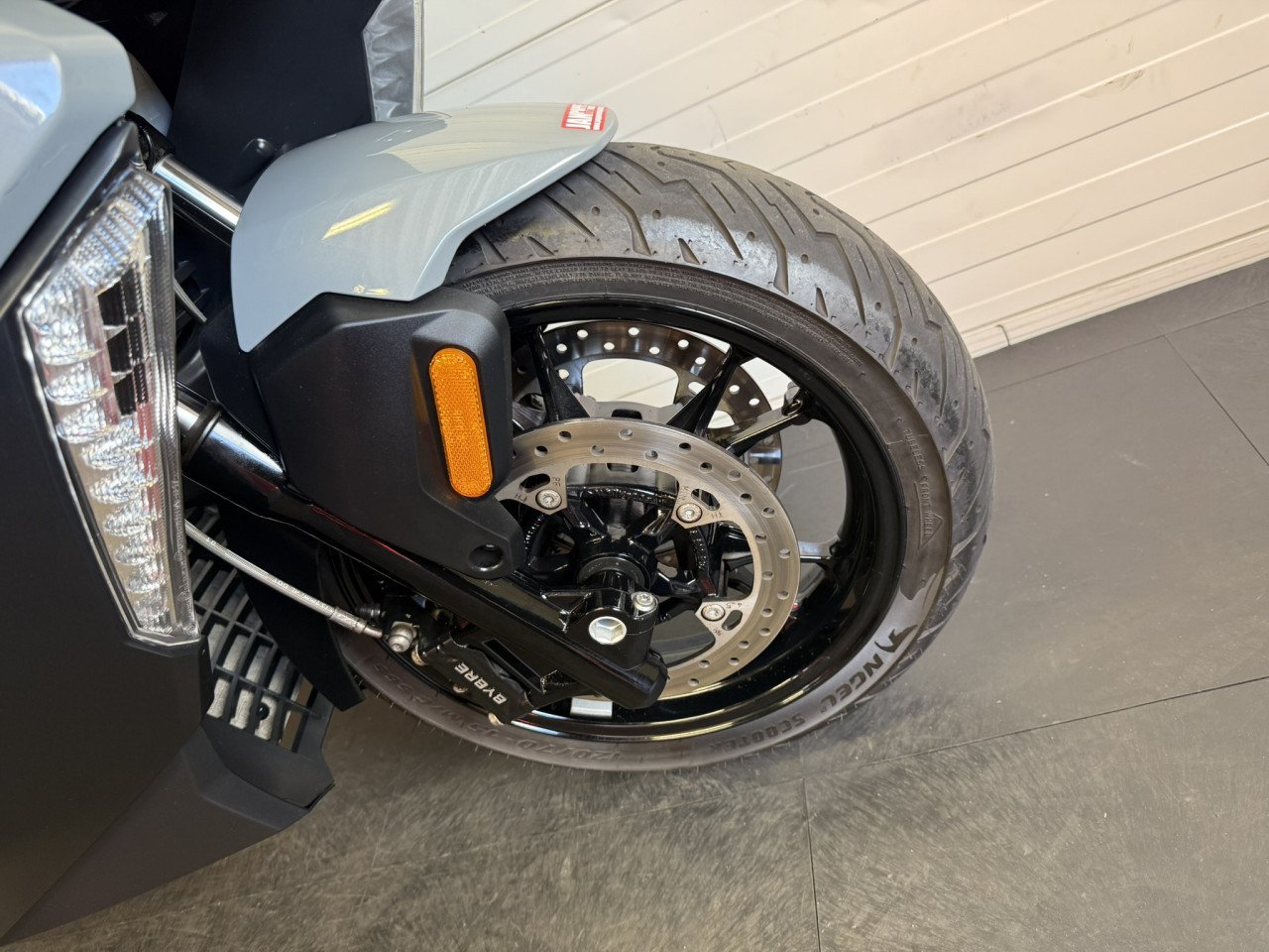 Gave en complete BMW C400 GT motorscooter!