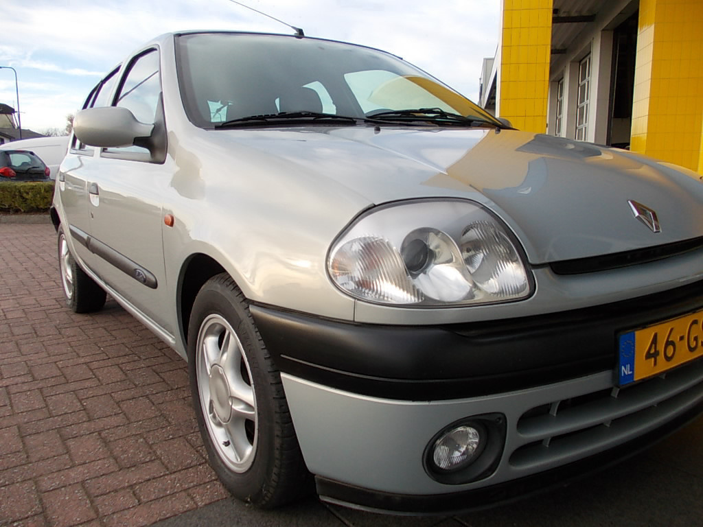 Renault Clio 1.9 dti 5-deurs airco 124000 km!!
