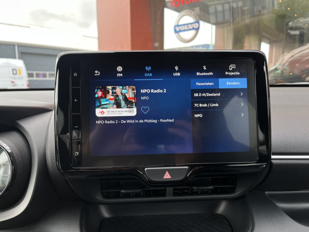 Toyota Yaris 1.5 hybrid executive | carplay | navi | stoelverw. | acc