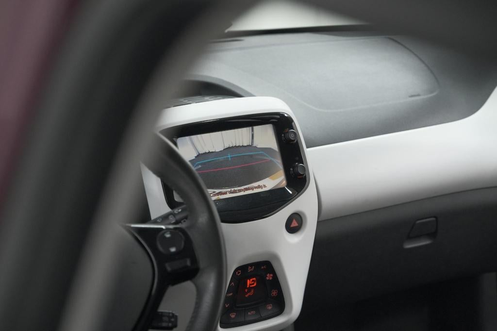 Peugeot 108 1.0 e-vti première | camera | climate control | 15 inch lichtme