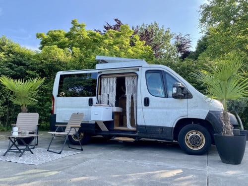 Unieke luxe buscamper Peugeot Boxer