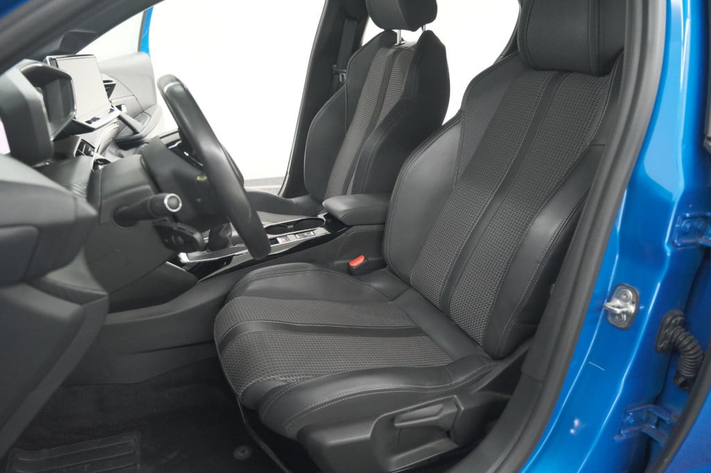 Peugeot 208 puretech 100 gt | camera | dodehoekdetectie | apple carplay | s