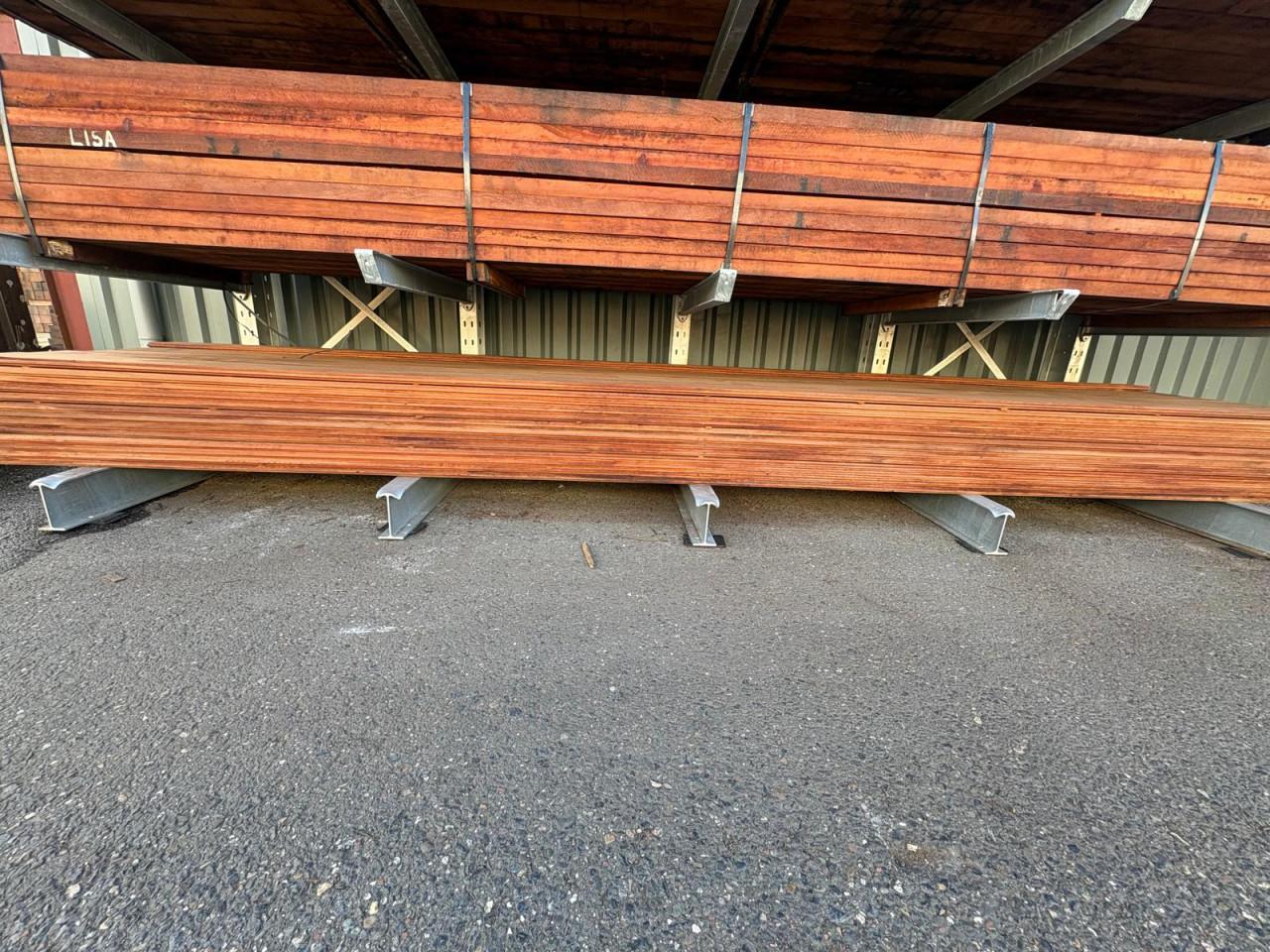 NIEUW | Hardhouten damwandplanken 30×185 mm – 5,50 meter