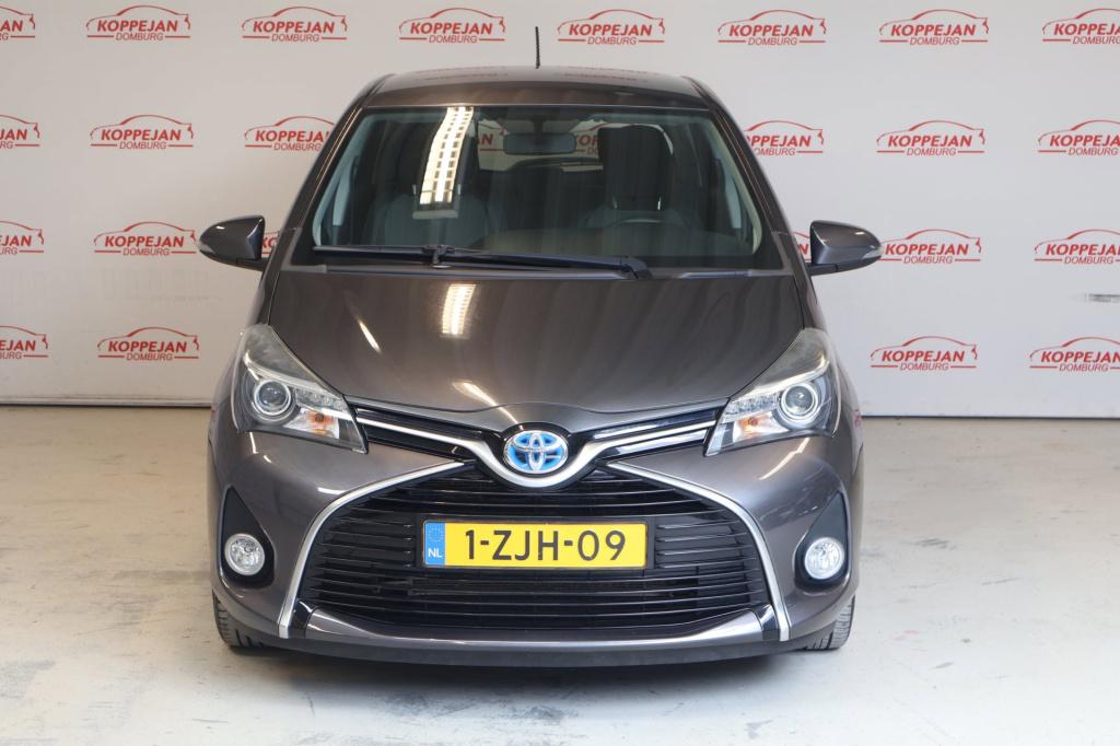 Toyota Yaris 1.5 hybrid lease nl auto, cruise controle, navigatie,
