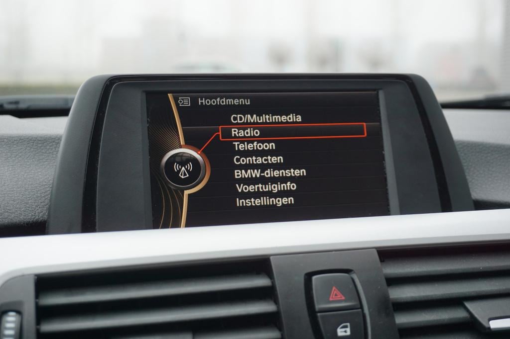 BMW 3-serie 320i automaat - airco / cruise / elektr. ramen / nap