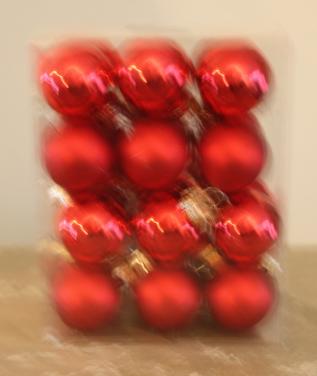 Set van 24 kleine rode glazen kerstballen mat