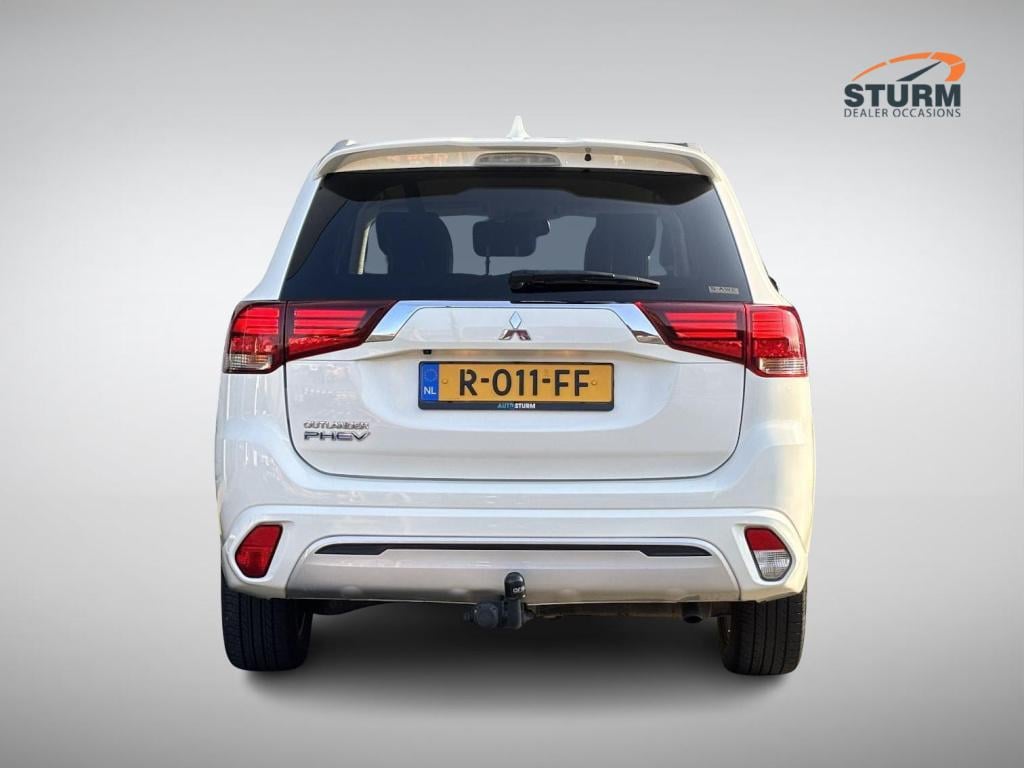 Mitsubishi Outlander 2.4 phev intense+ incl. trekhaak!