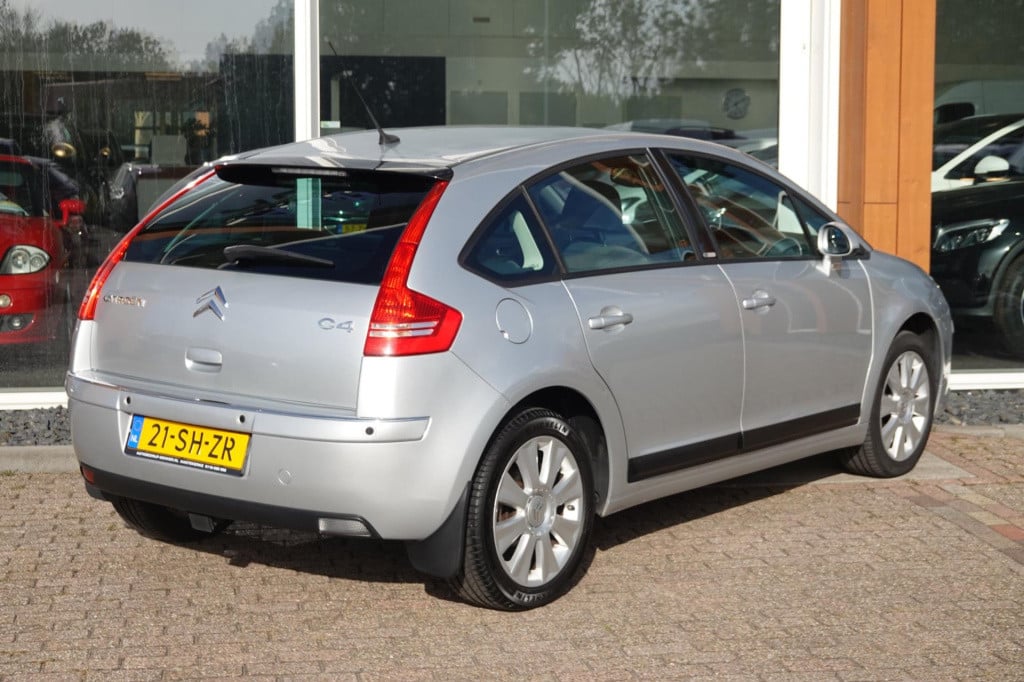 Citroen C4 2.0-16v exclusive 136-pk