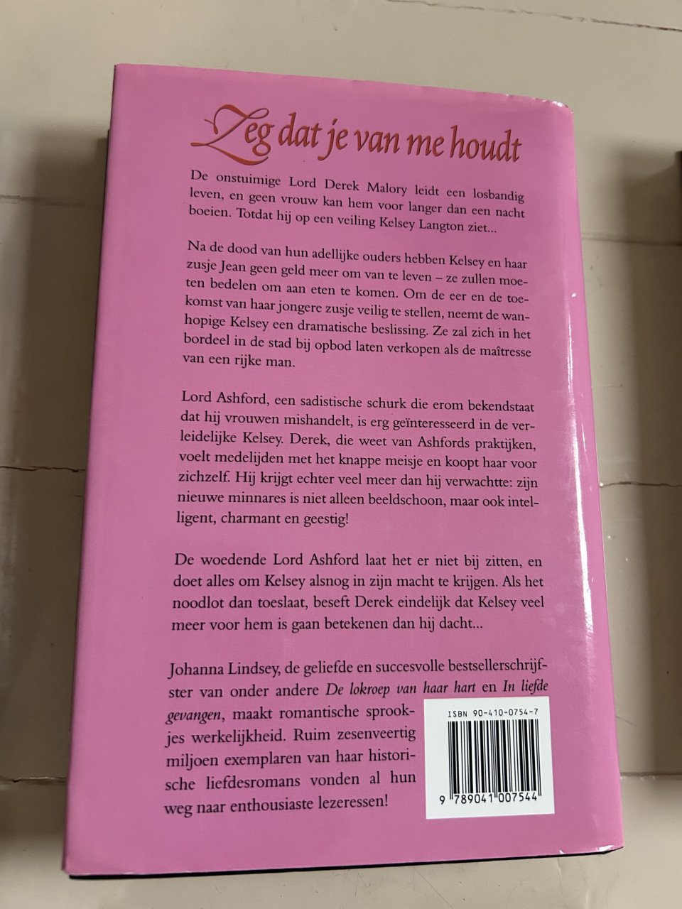 8 x Johanna Lindsey