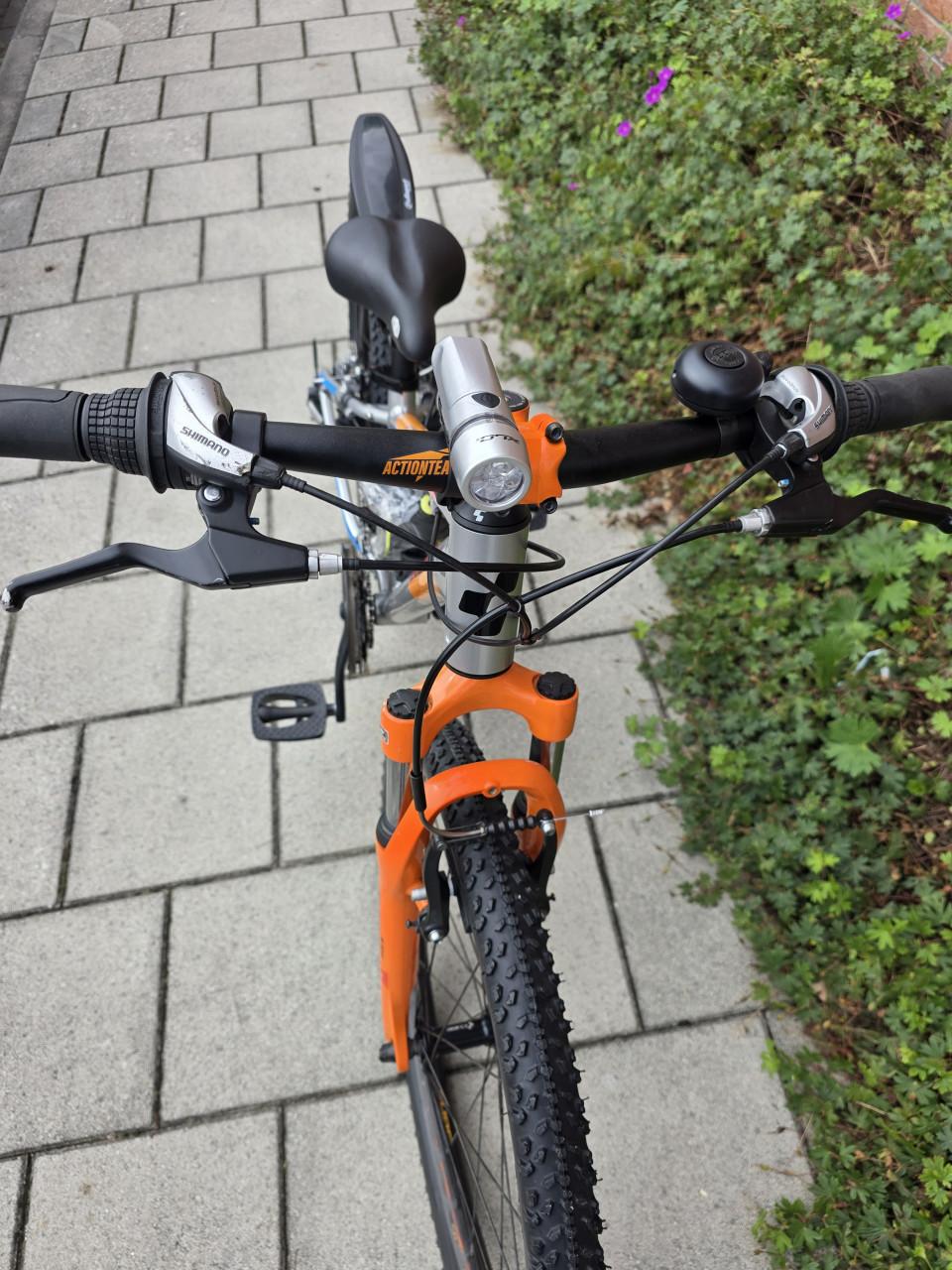 CUBE | ACID 240 | 24 INCH | FRAME 32 CM | 3X7 V | NETTE STAAT!