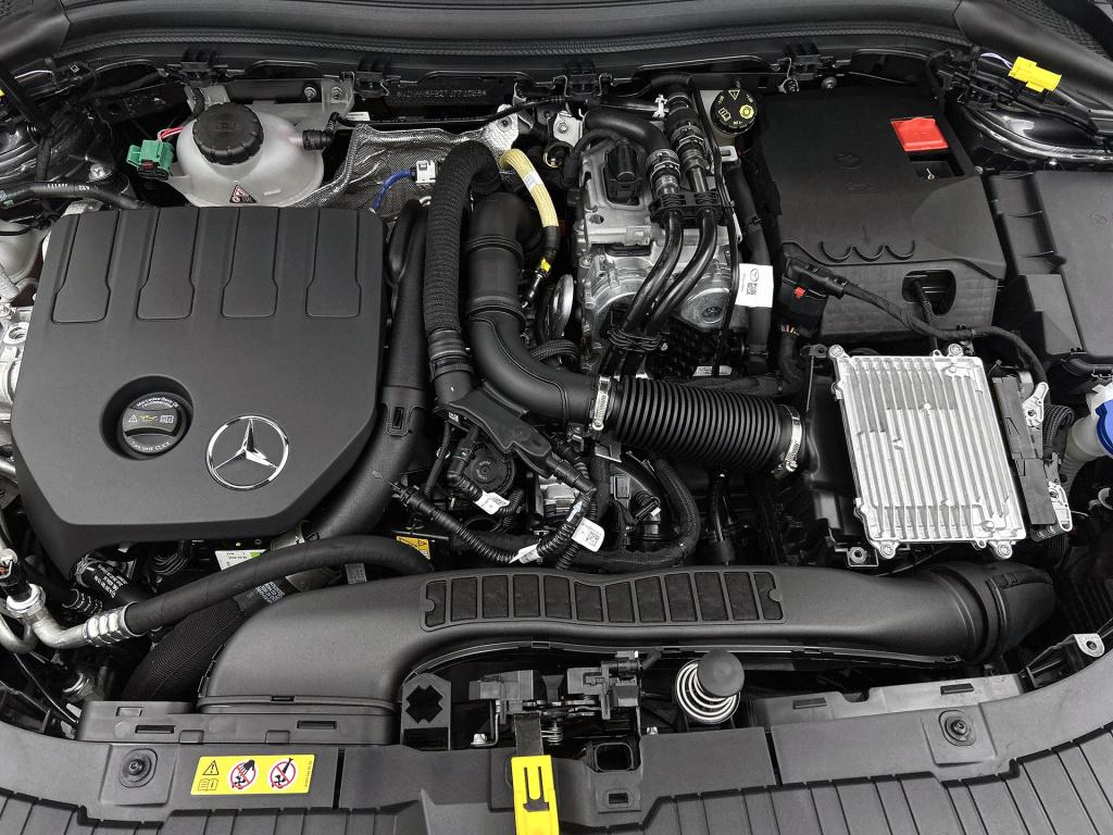 Mercedes-Benz Gla-klasse 250 e amg plug-in hybride amg line | panorama schu