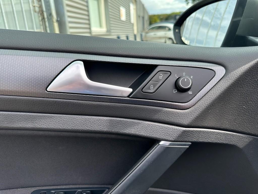 Volkswagen Golf 1.2 tsi lounge trekhaak parkeersensoren elect. inklapbare s