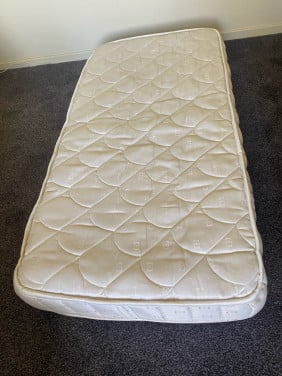 Matras voor kinderledikantje