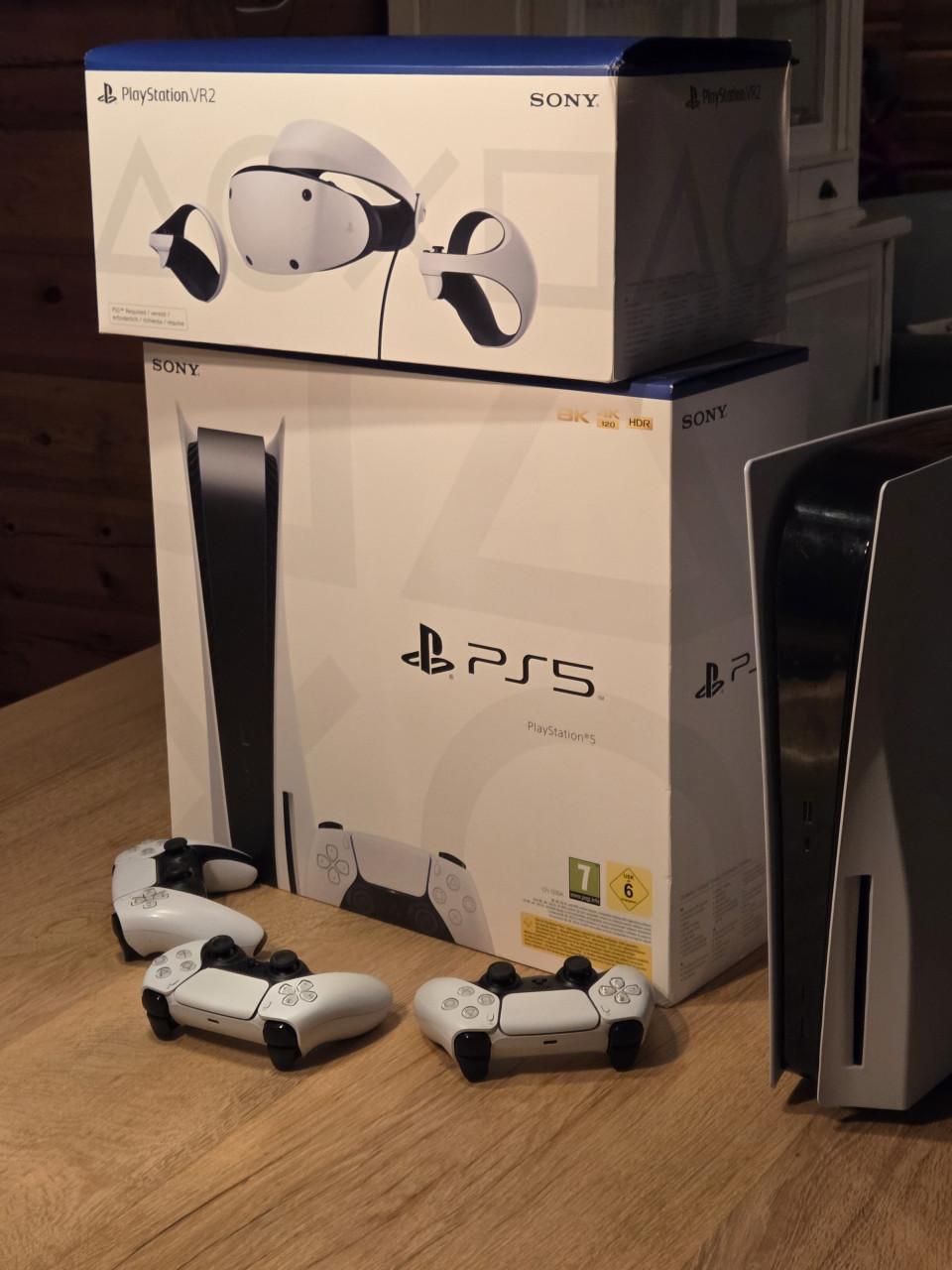 PlayStation 5 met 3 controllers + PSVR2 + PS Camera
