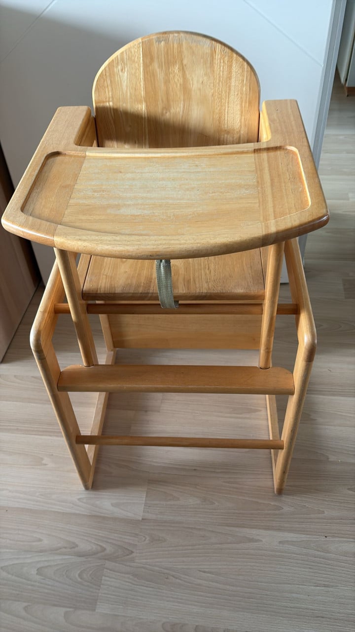 Houten Kinderstoel met tafeltje