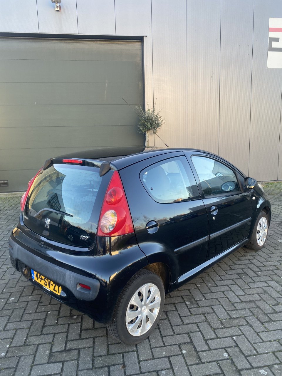 Peugeot 107 1.0 12V 5DR 2006 Zwart | NAP | NIEUWE APK!