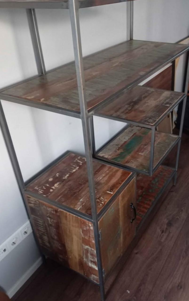 Industriële woonkamer kast