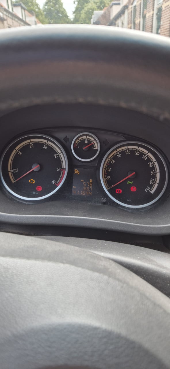 Opel corsa 1.3 cdti uit 2010 met jaar apk