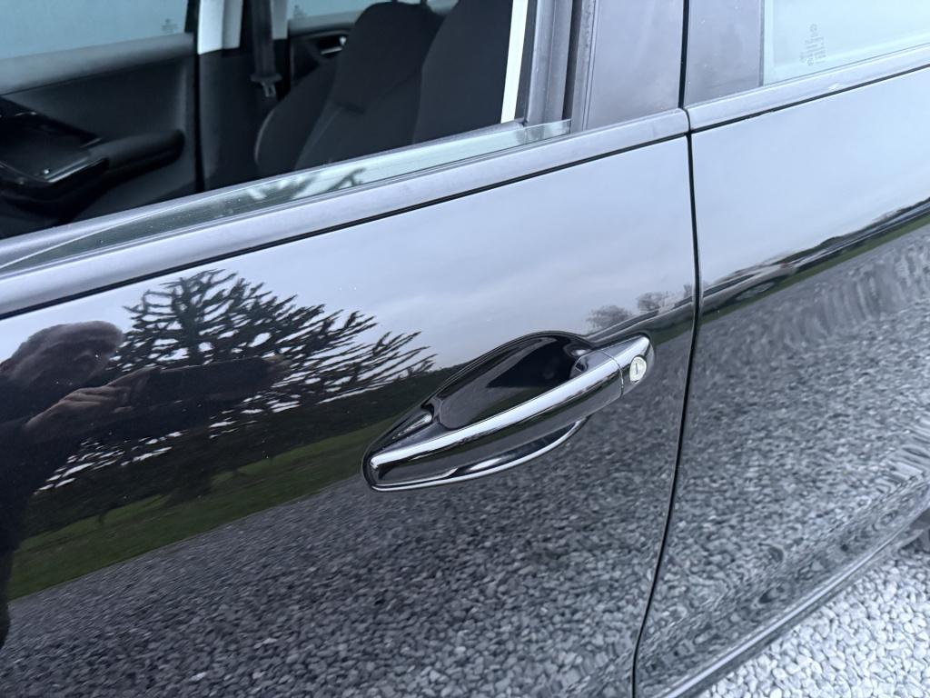 Peugeot 208 1.2 vti envy 5-drs