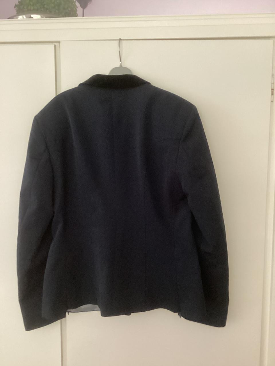 Te koop Pikeur  paardrijjasje + witte paardrijbroek