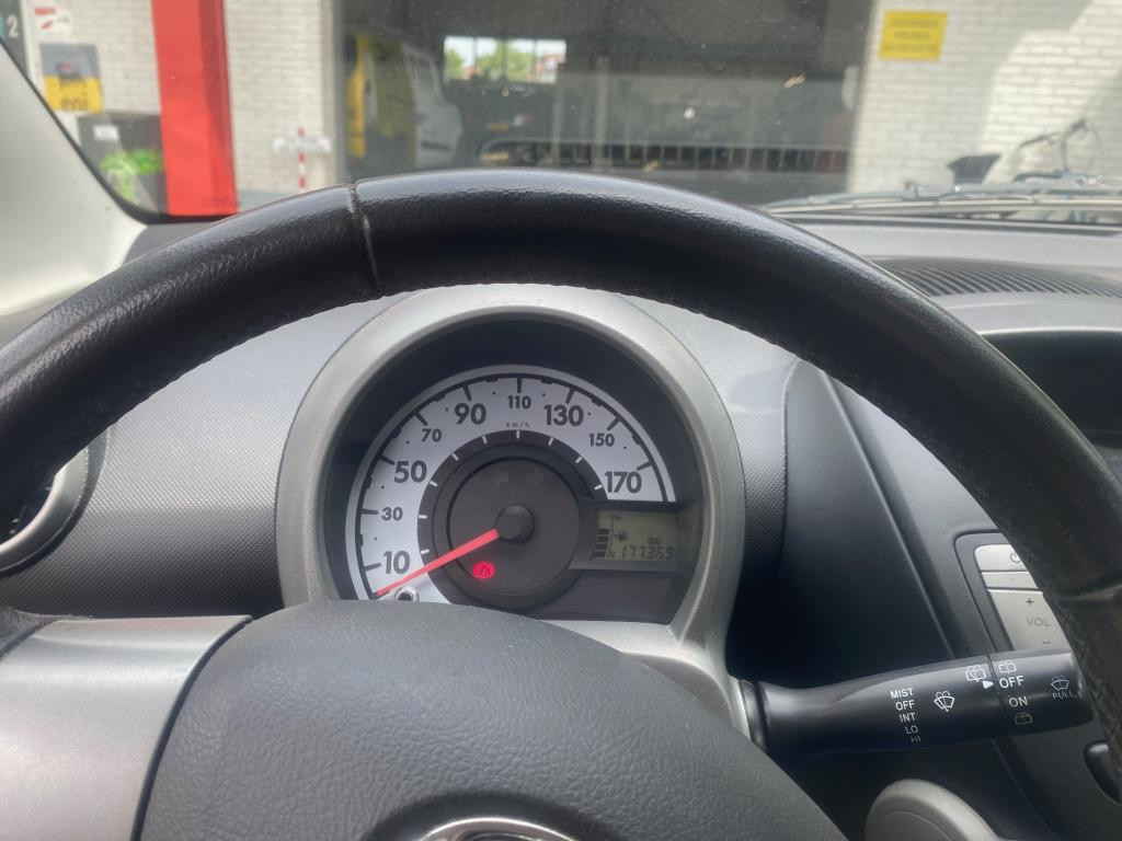 Toyota Aygo 1.0 12v vvt-i aspiration, jaar apk, 3 maanden garantie, beurt, 