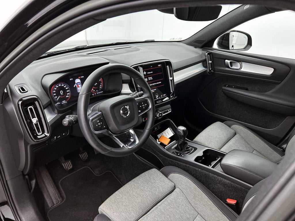 Volvo XC40 1.5 t2 core | lmv | parker sensoren | cruise control | navigatie