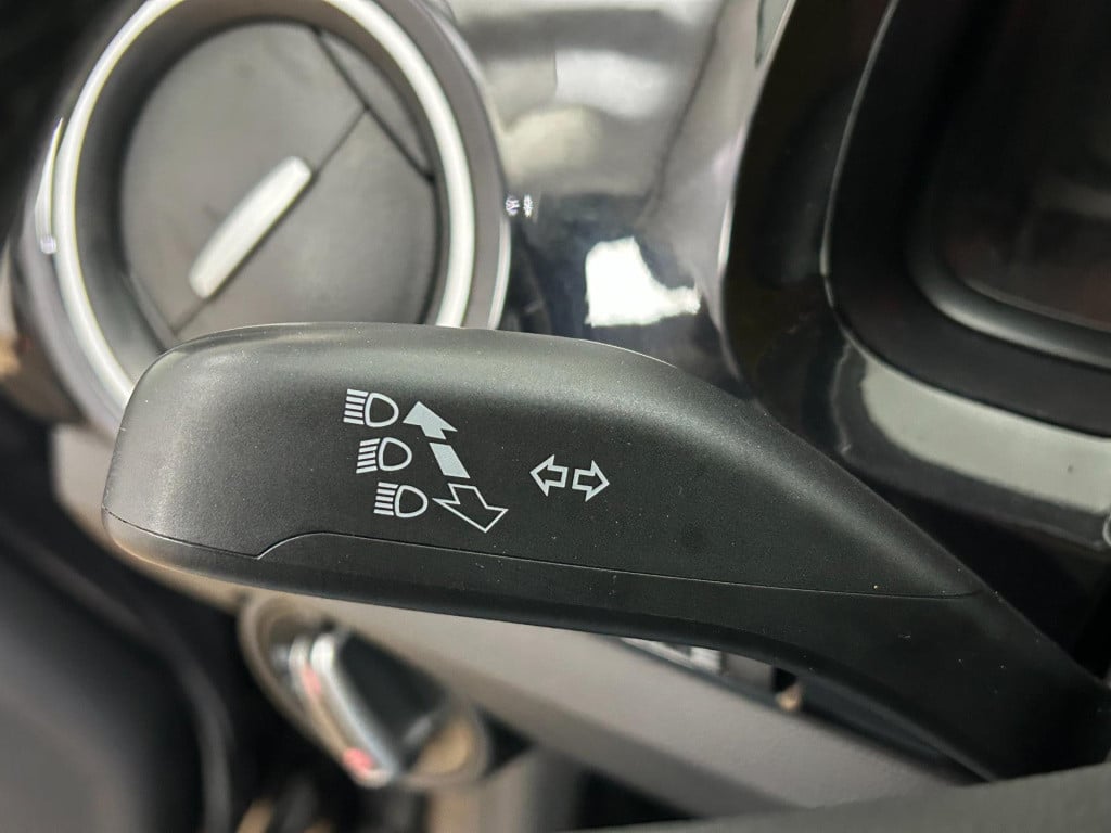 Volkswagen UP! occasion 1.0 high up! bluemotion | zwart | airco | aux | twe
