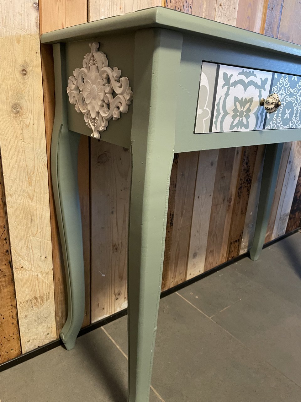 Unieke Sidetable- Een Eyecatcher Voor Elk Interieur.