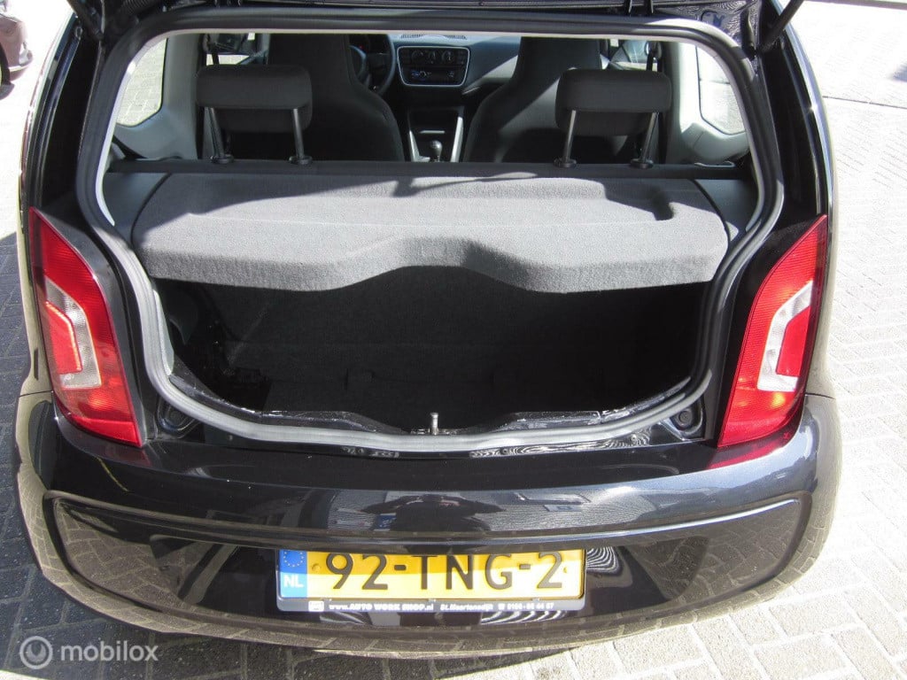 Volkswagen UP! 1.0 move up! airco/stuurbekr/nieuwe apk/nap/goedkoop rijden!