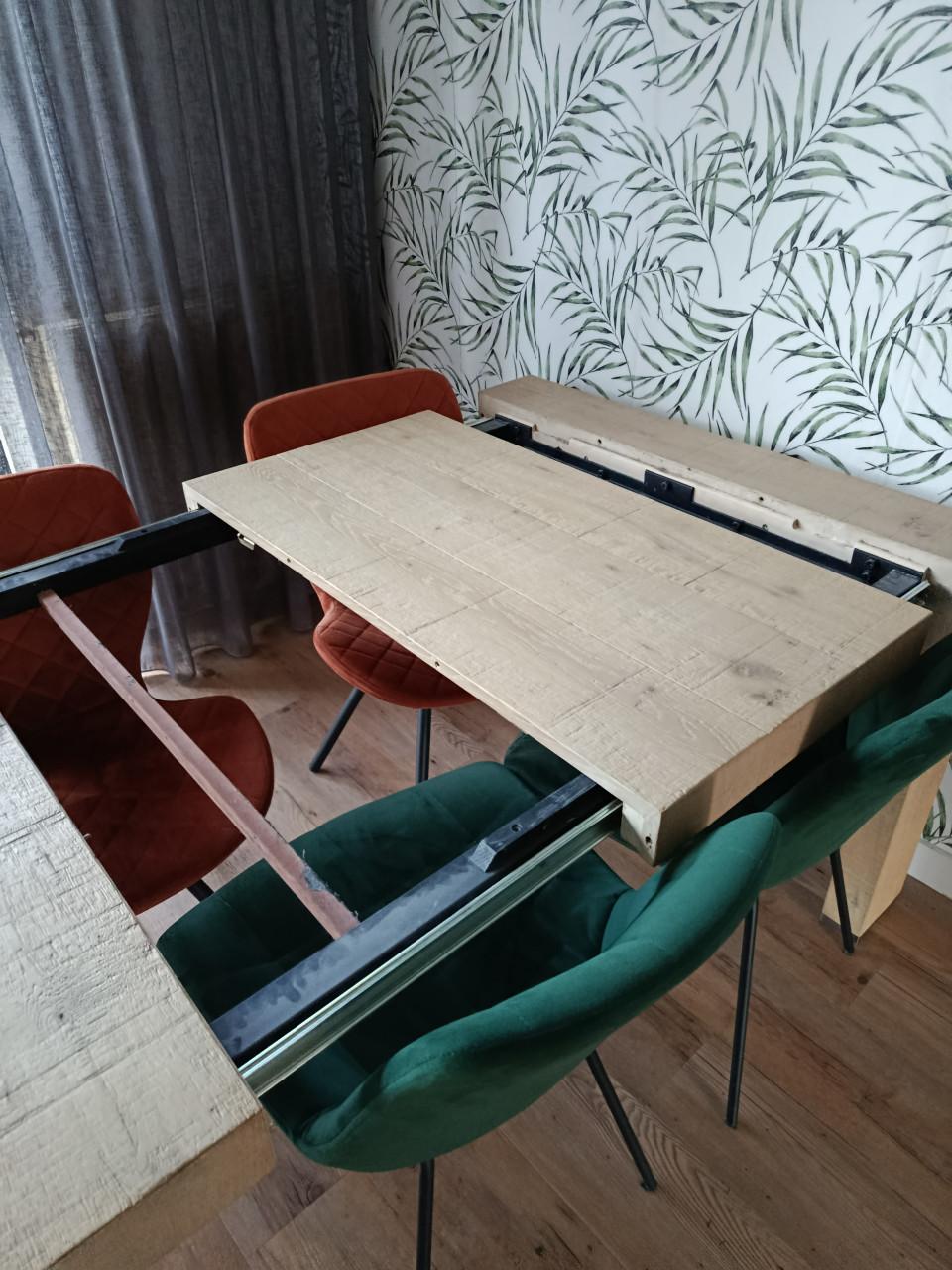 Gratis af te halen, uitschuifbare eettafel