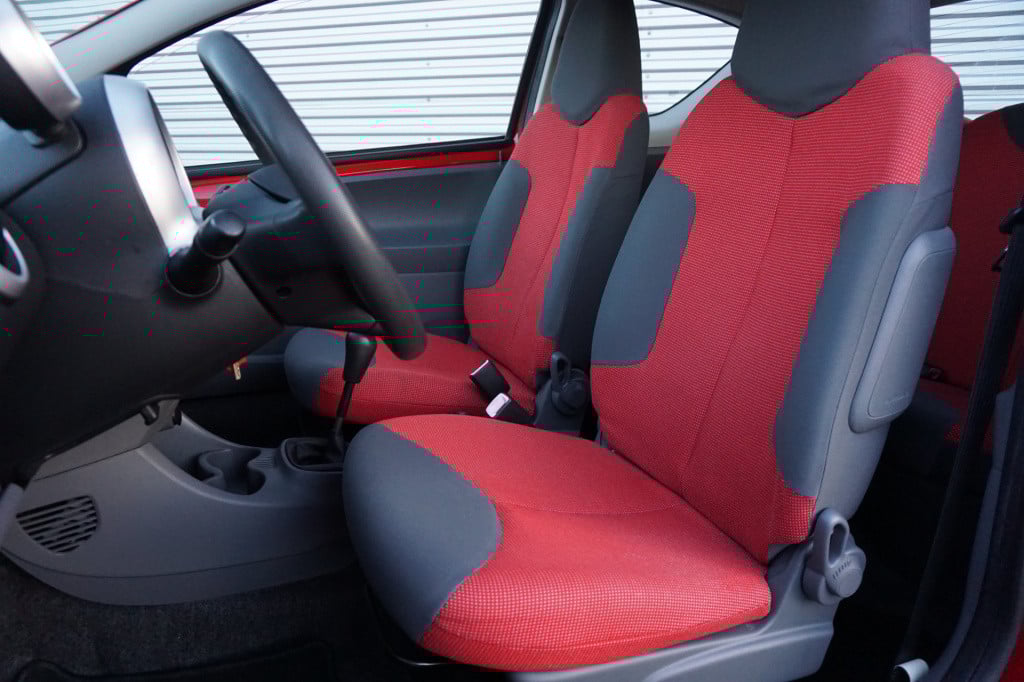 Peugeot 107 1.0-12v xs urban move airco / elektr. ramen / lm velgen / nap -