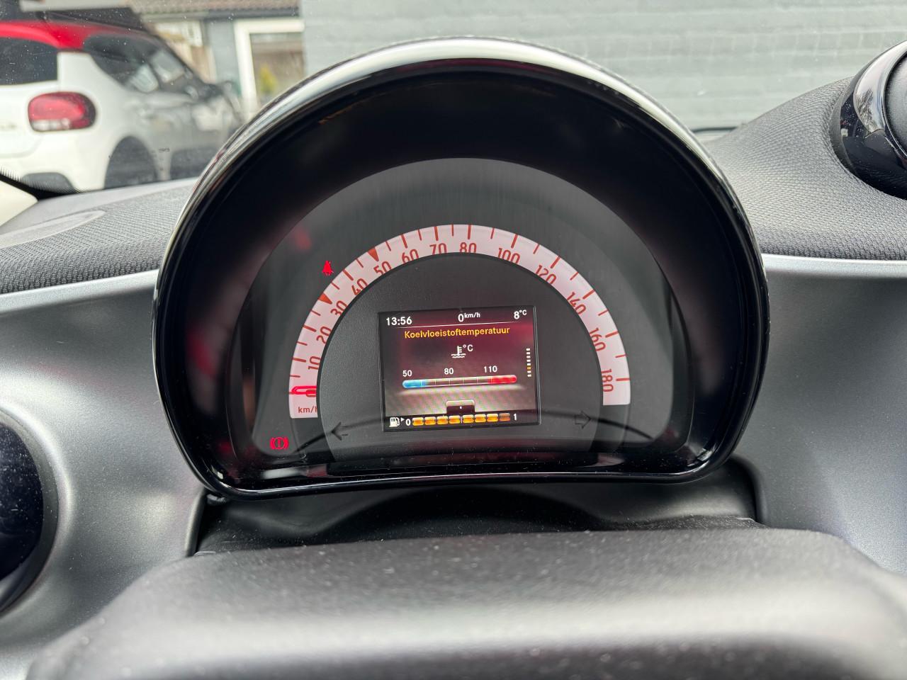 Smart Forfour 1.0. bwj2015 weinig kilometers
