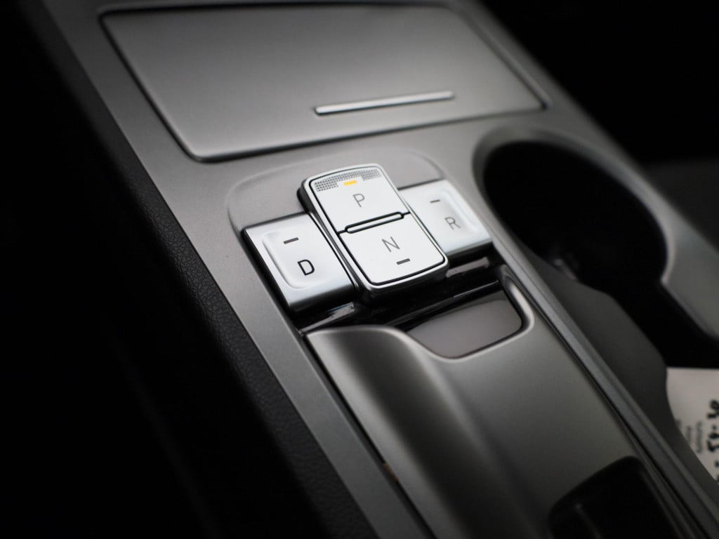 Hyundai Kona ev fashion 39 kwh | navi | camera | lmv | pdc | climate