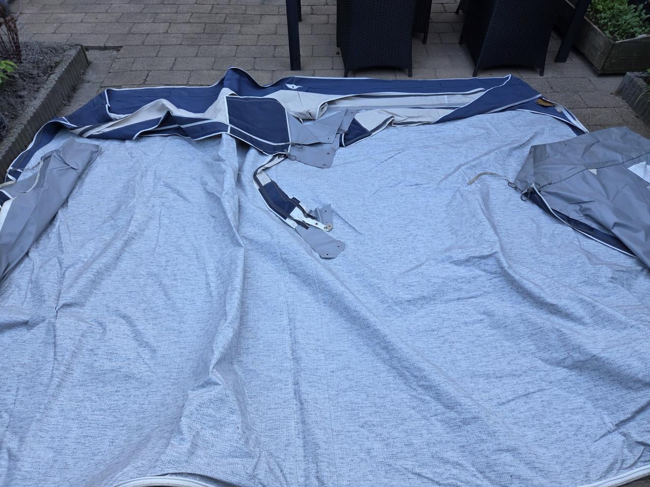 Isabella ambassador crown voortent