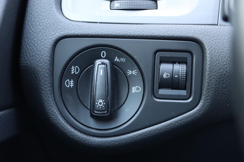 Volkswagen Golf 1.2 tsi business edition r connected
