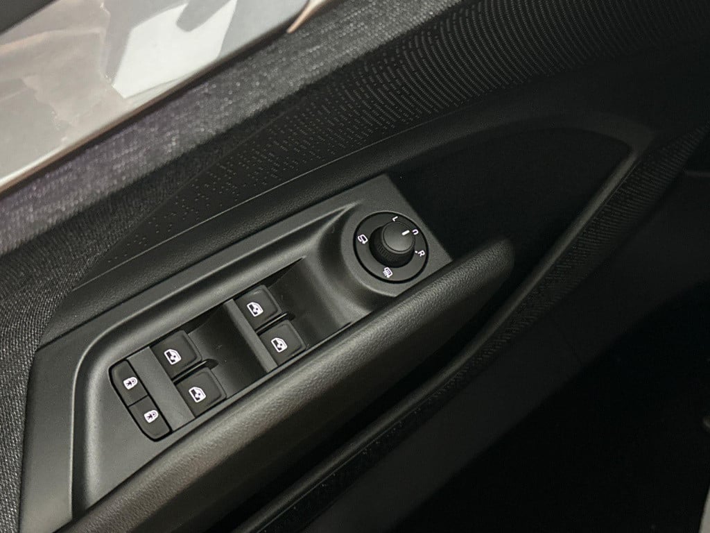 Skoda Elroq business edition tour elektromotor 210 kw / 286 pk