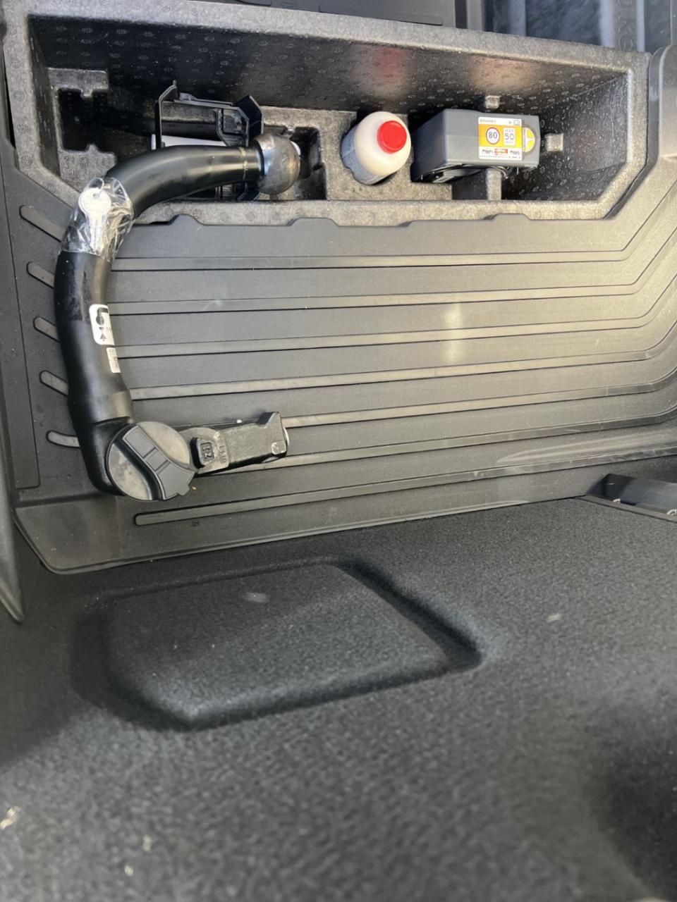 Ford Puma 1.0i ecoboost hybrid 125pk st-line x ,panodak , 19 inch , voorrui