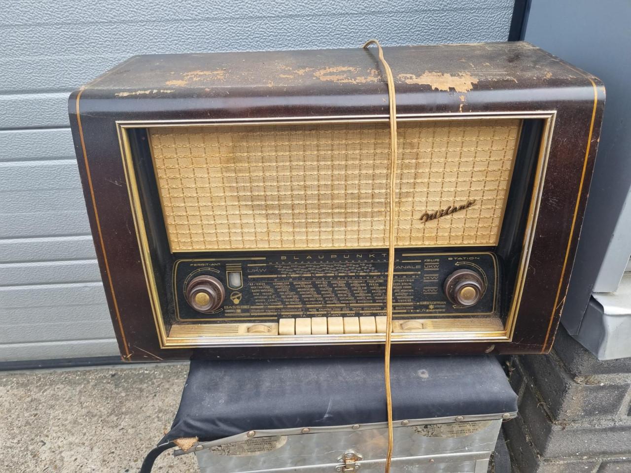 Radio buizen merk ** Milano **