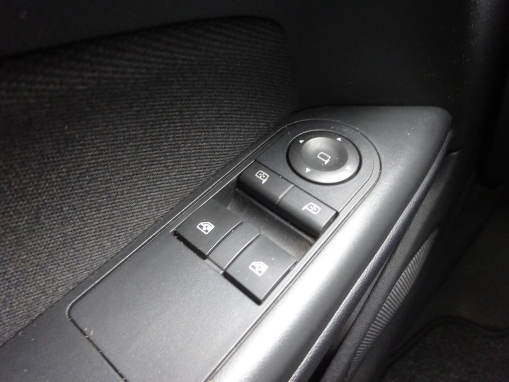 Opel Astra gtc 1.8 business airco / elektr. ramen / cruise control / nap
