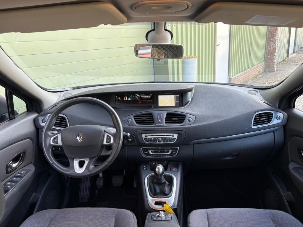 Renault Scenic 1.6 parisienne e85
