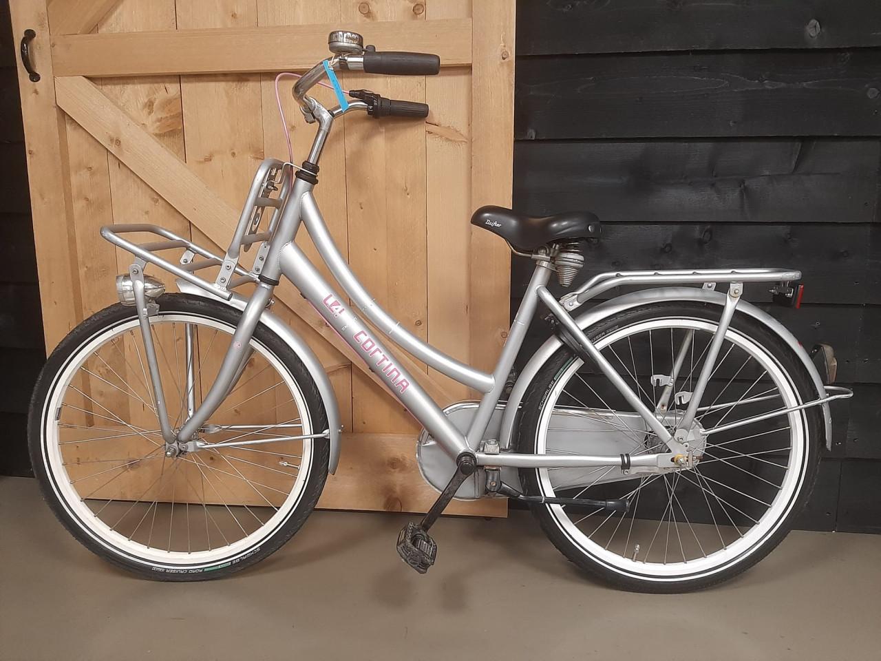 Nette degelijke 24 inch Cortina U4 met 3 versnellingen