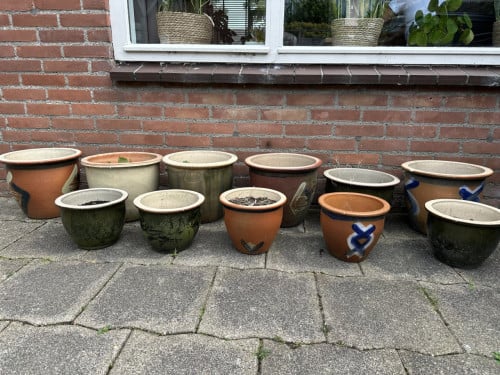 ( Gereserveerd )Bloempotten gratis af te halen