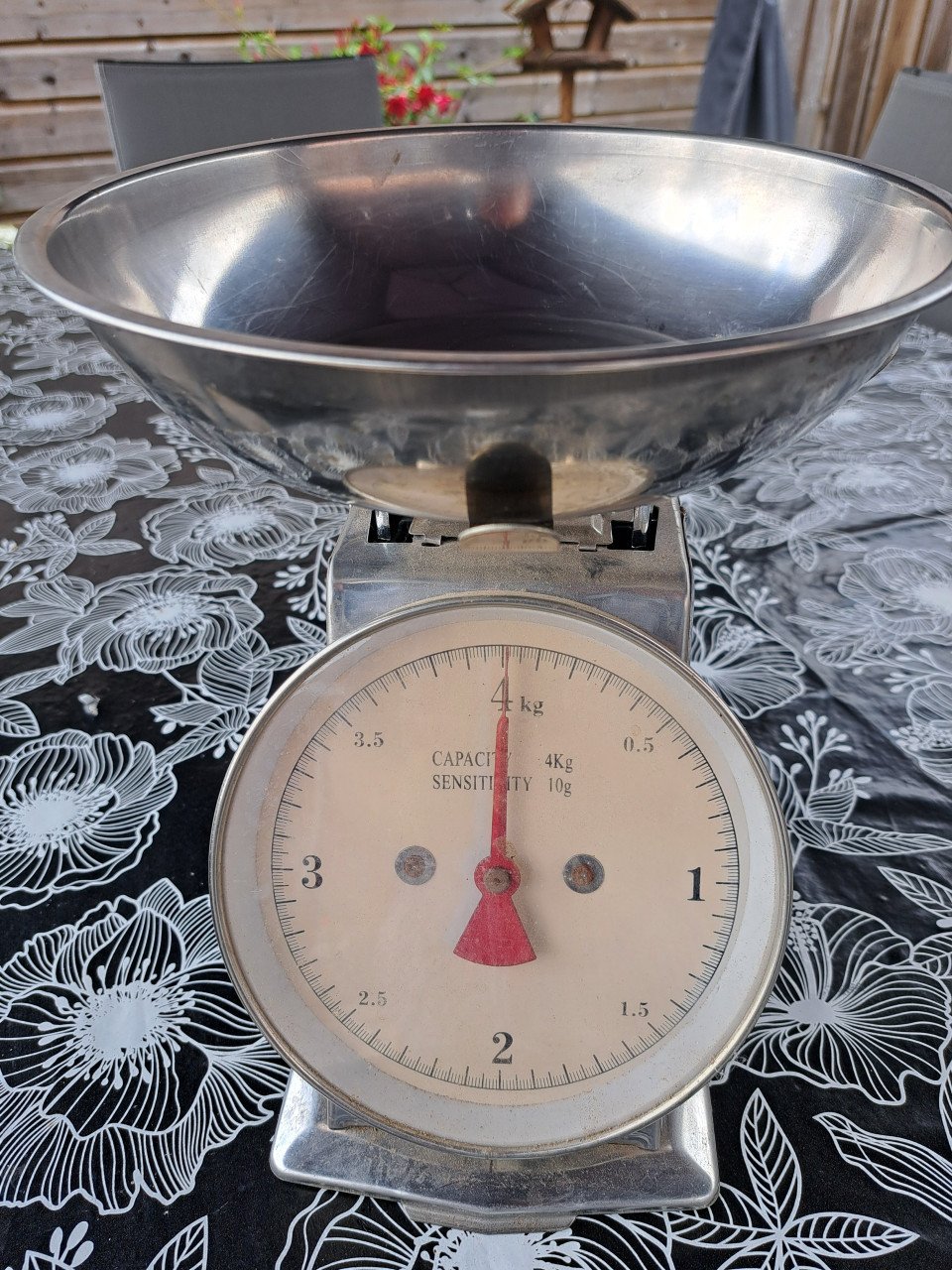 Leuke brocante weegschaal 4 kilogram.