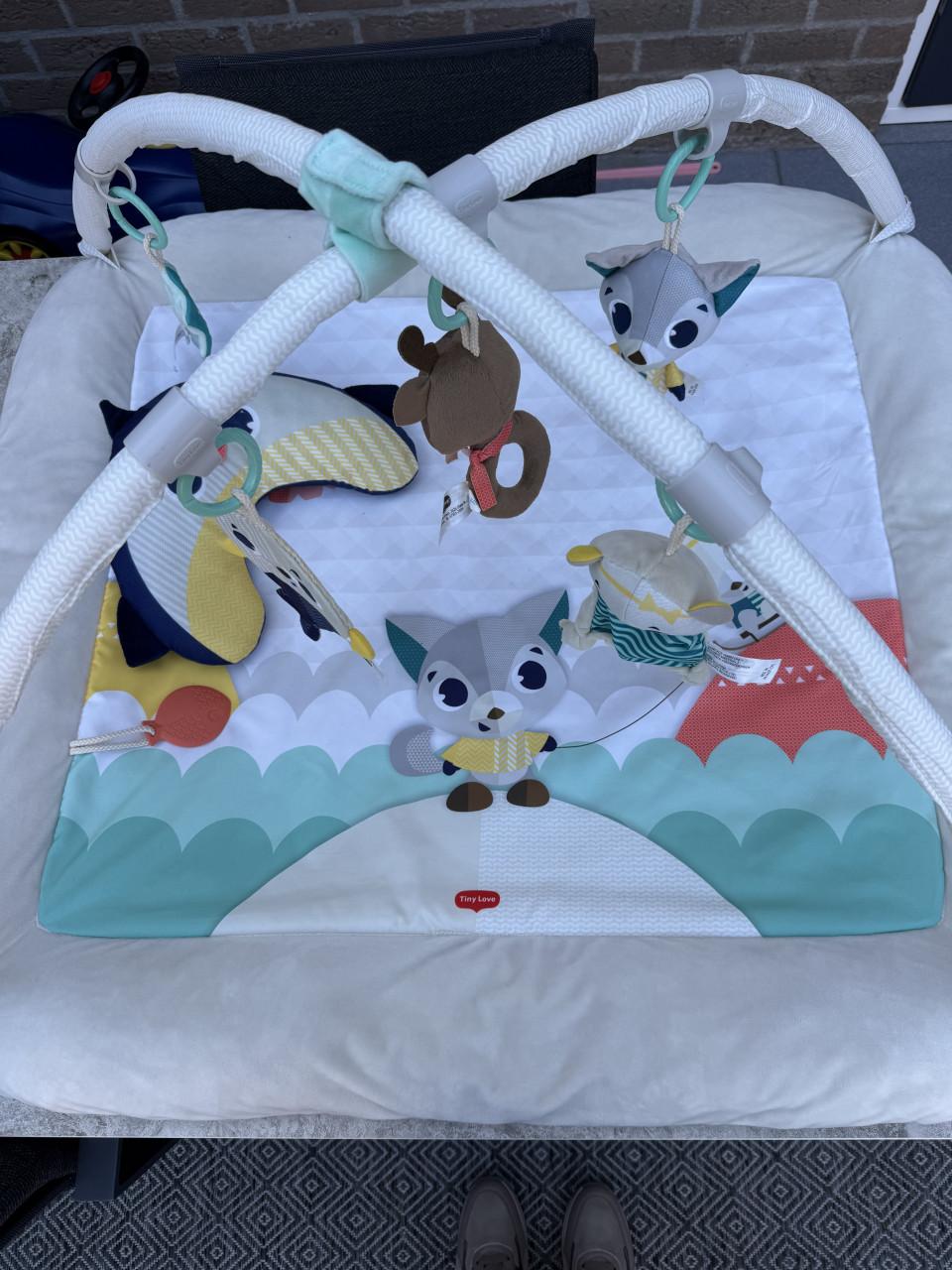 Tiny Love Baby gym. Perf st. Bij oma opa gebruikt. Met geluidje en muziek.